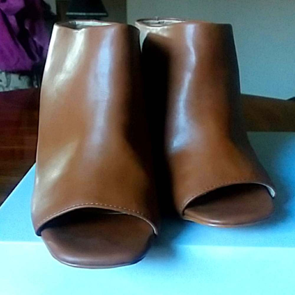 Allegra K size 10.5 mule